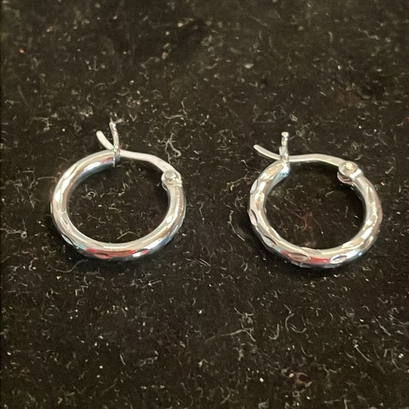 0.75” solid sterling silver open hoop hinged latch back earrings marked 925 - Picture 2 of 13